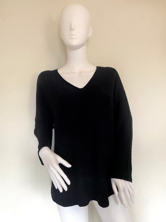 V-Neck Black Raw Edge Jumper